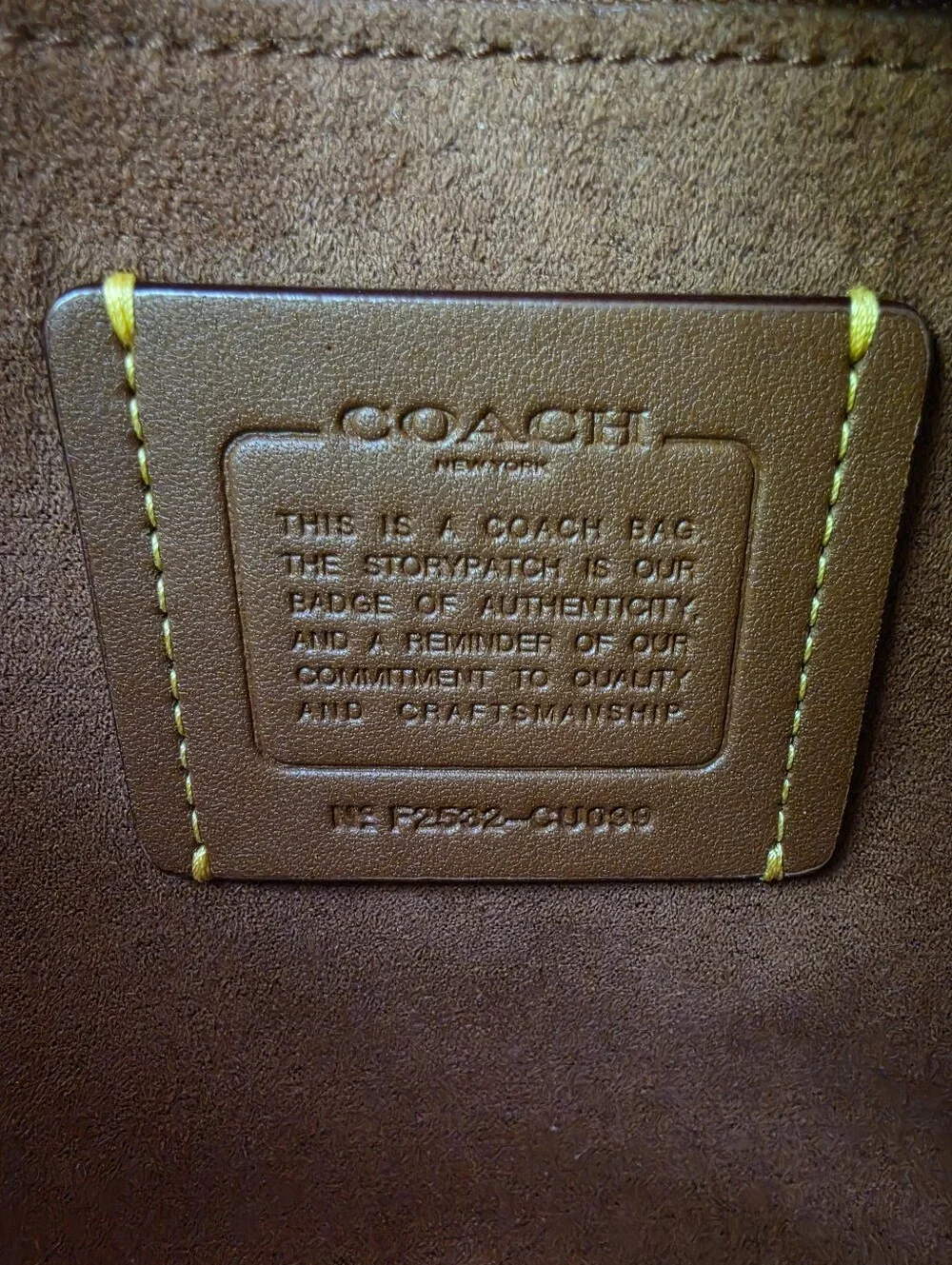 Coach Legacy Shoulder Bag Merlot - Picture 16 of 16